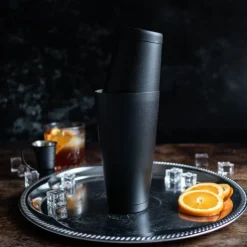 Shaker do drinków TIN TIN czarny, kubek i szklanica ze stali nierdzewnej 840 i 600 ml